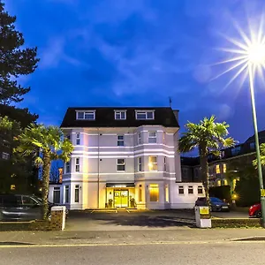 4* Отель Connaught